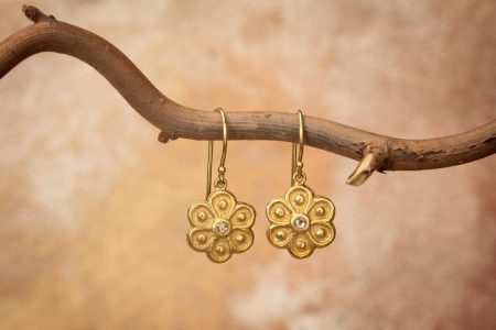 Rosie Lillis Communications enlists stars of British jewellery making for Afghanistan women’s charity auction