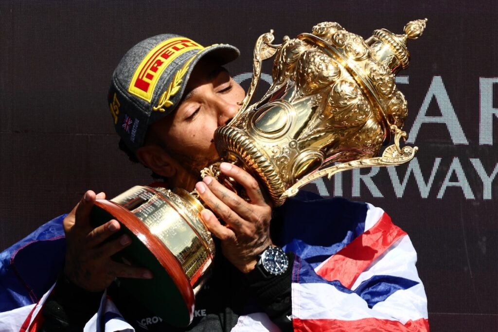 Lewis Hamilton wins British Grand Prix