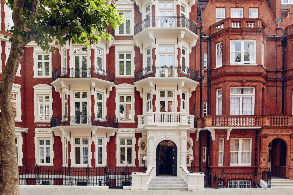 24 Hours in Sloane Square London