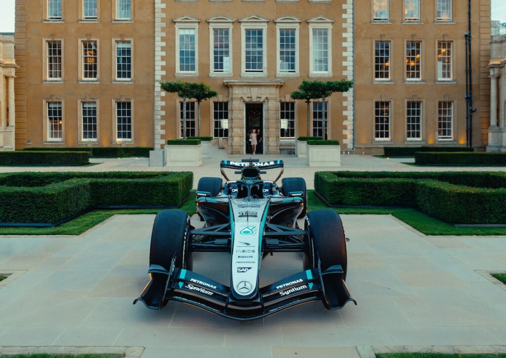 RH Mercedes F1