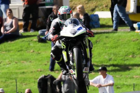 Superbike Championship stars Keith Farmer and Jack Kennedy take top spots at Cadwell Park
