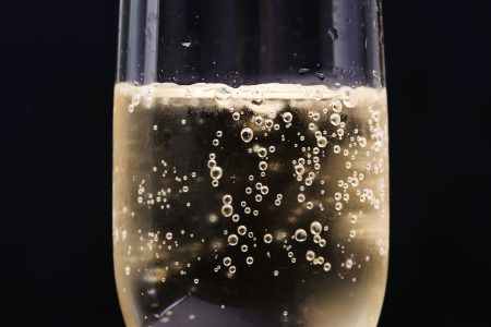 Champagne Day: discover the science behind the bubbles