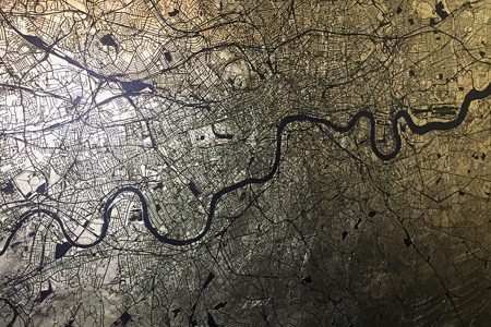 Artist Ewan David Eason goes for gold with his new living exhibition at 45 Park Lane