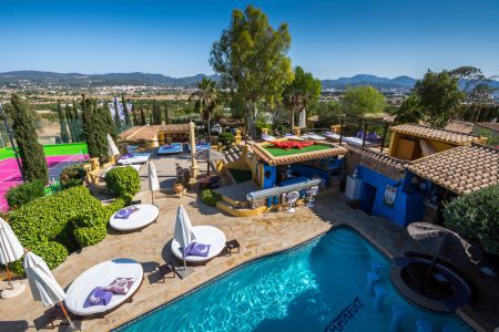 Tempus heads to Pikes Ibiza to try out its island-famous roast